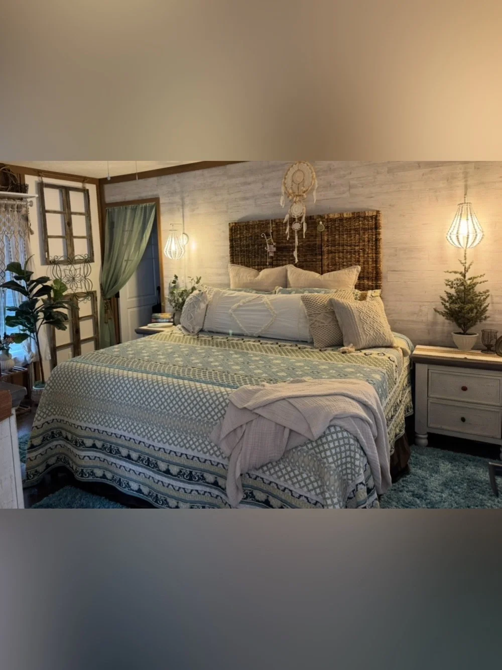 LNWOT JUMBO KING reversible quilt/2 sham set
